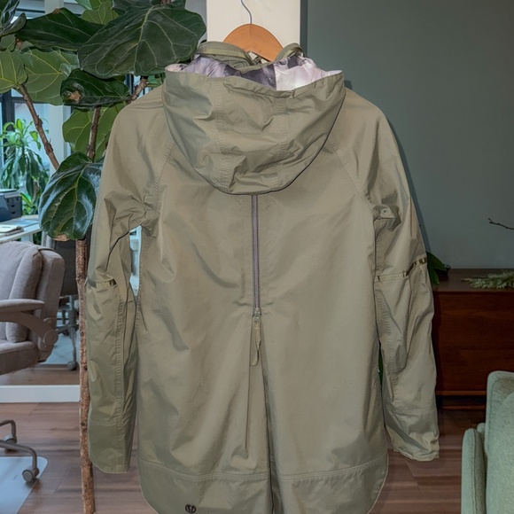 Lululemon fitted raincoat - Picture 2 of 3